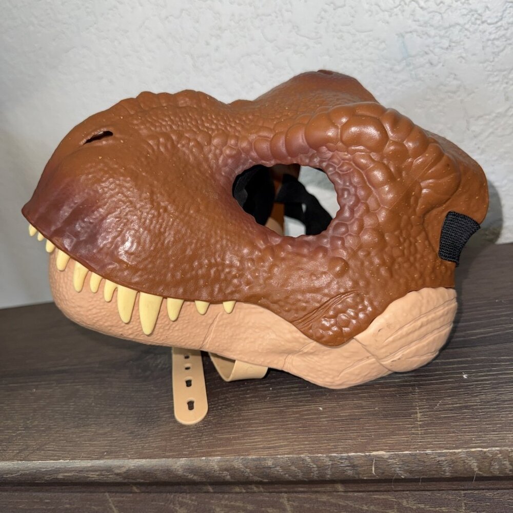 Mattel Jurassic World Tyrannosaurus Rex T-Rex Mask Chomp Action Brown Dinosaur